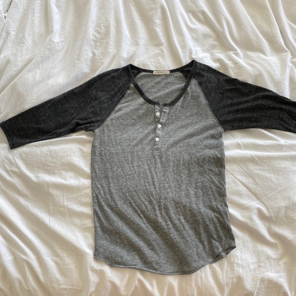 Urban Outfitters 3/4 length t shirt size S